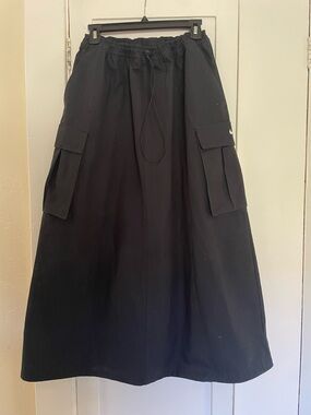 Nike Black A-Line Cargo midi Pocket Skirt - Women size large
